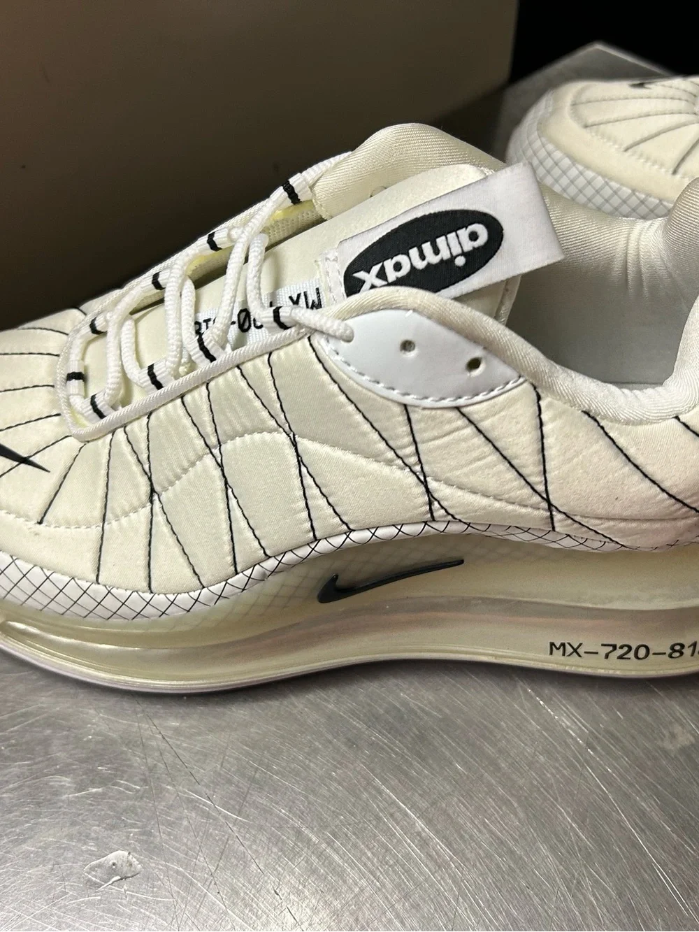 Nike Air Max 720 Size 10 Men